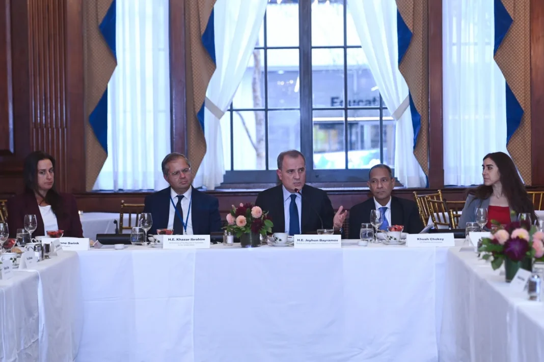 Azerbaijani Foreign Minister Jeyhun Bayramov meets U.S. business representatives in New York
