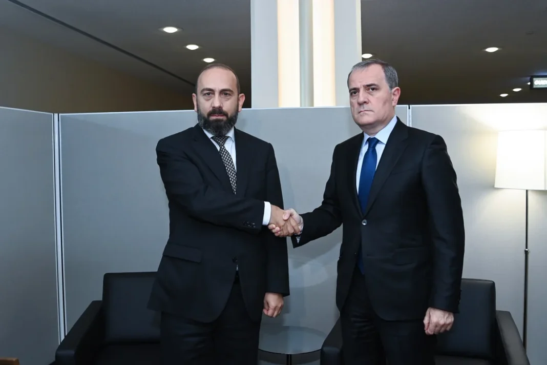 Azerbaijani Foreign Minister Jeyhun Bayramov and Armenian Foreign Minister Ararat Mirzoyan meet in New York