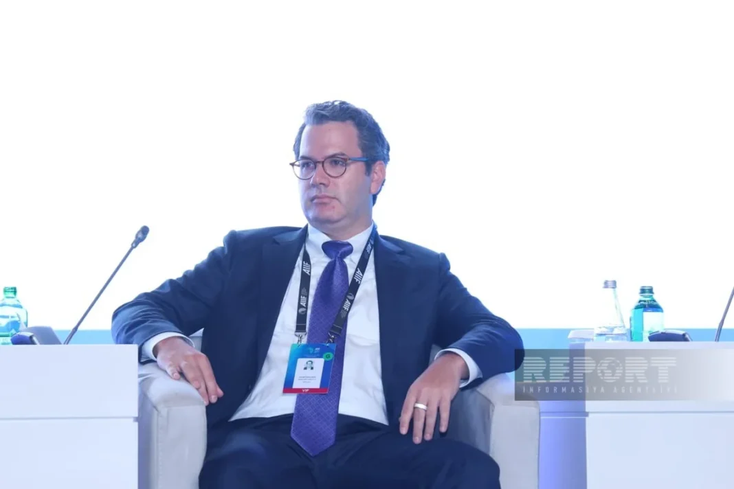 Apollo managing director Jonathan Barr speaks at the AIIF 2026 investment forum in Baku