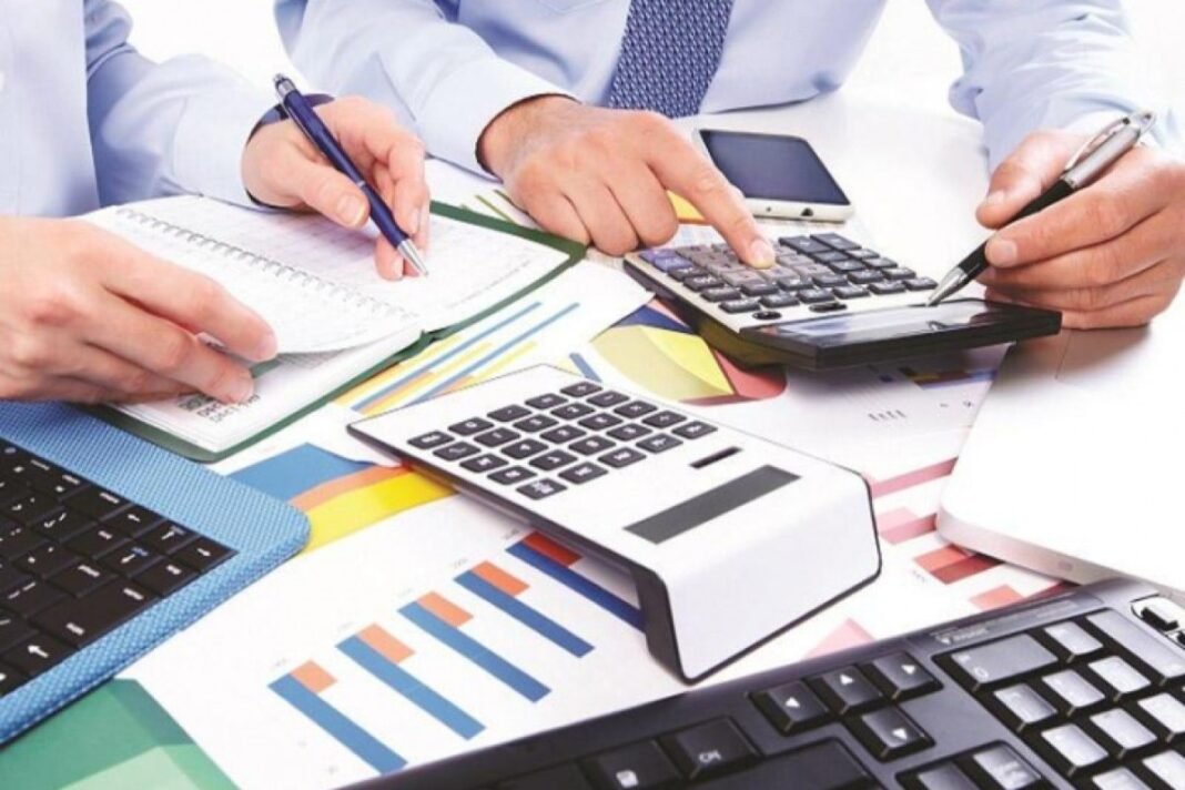 Technology workers and startups represented in a digital illustration about Azerbaijan tax incentives
