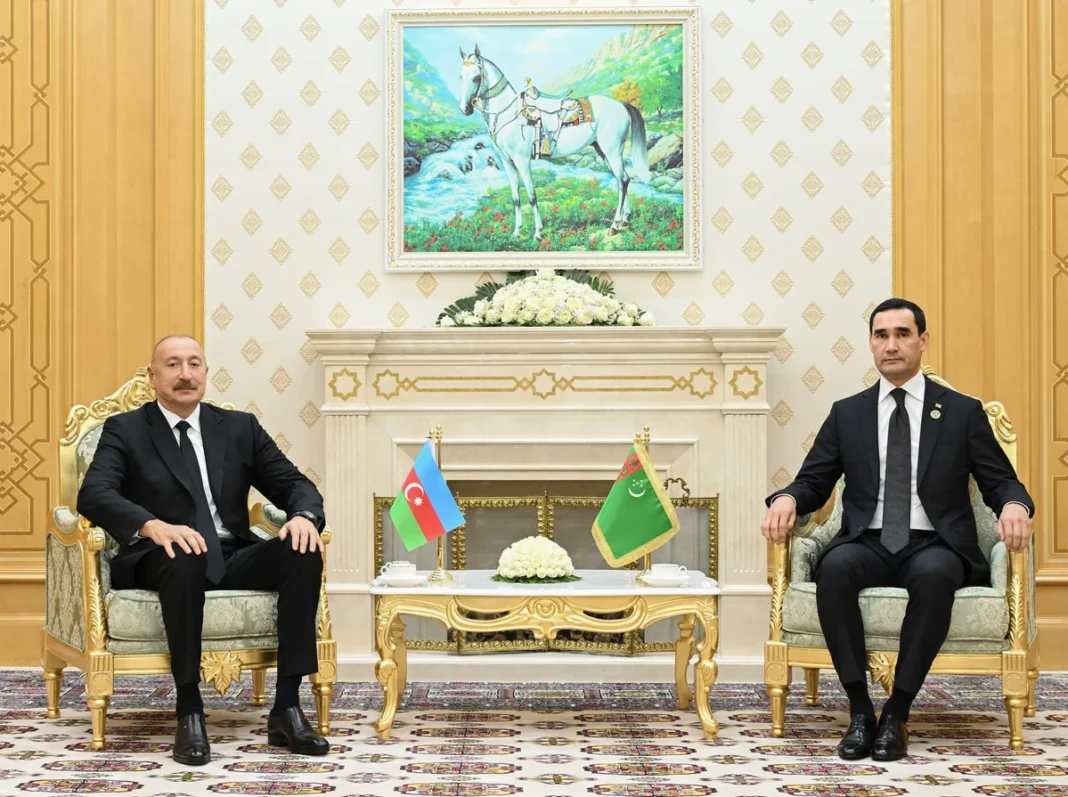 Ilham Aliyev and Serdar Berdymukhammedov meet in Turkmenbashi