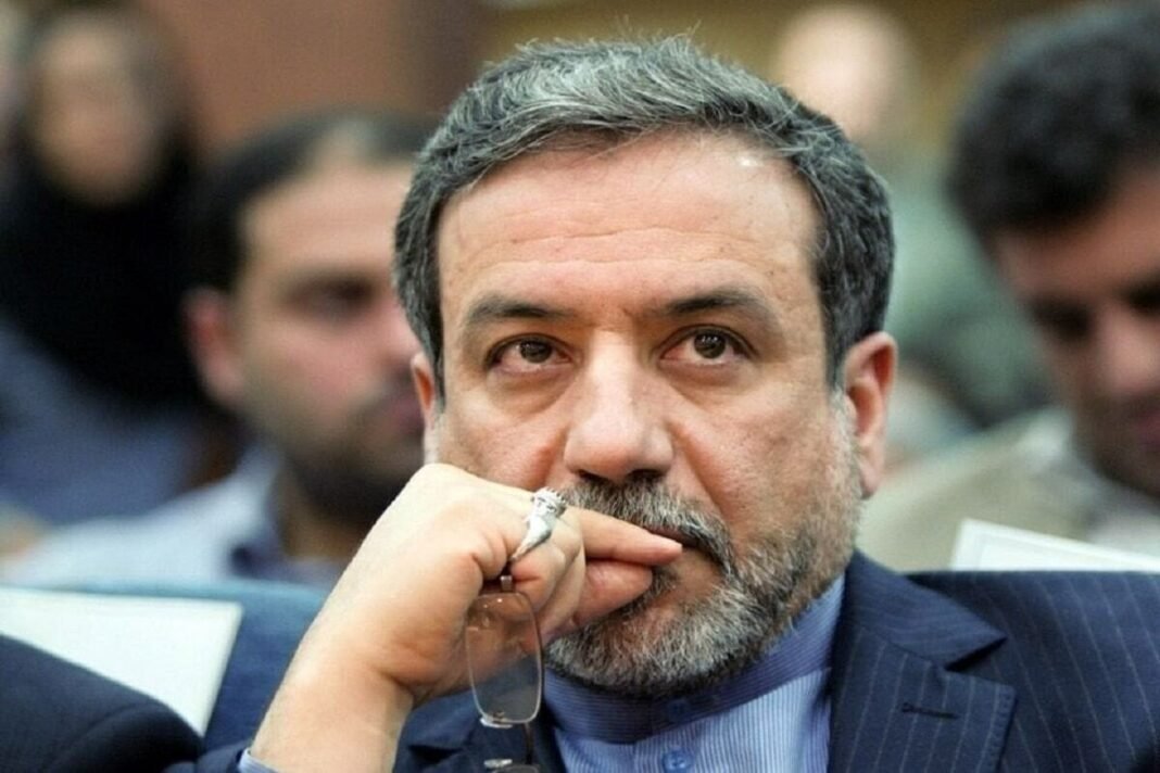 Iranian Foreign Minister Abbas Araghchi speaking about joint projects with Russia and Azerbaijan