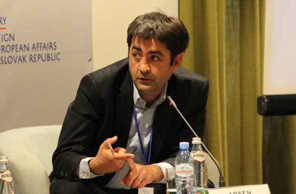 Armenian conflict analyst Arsen Kharatyan discussing TRIPP and the peace process