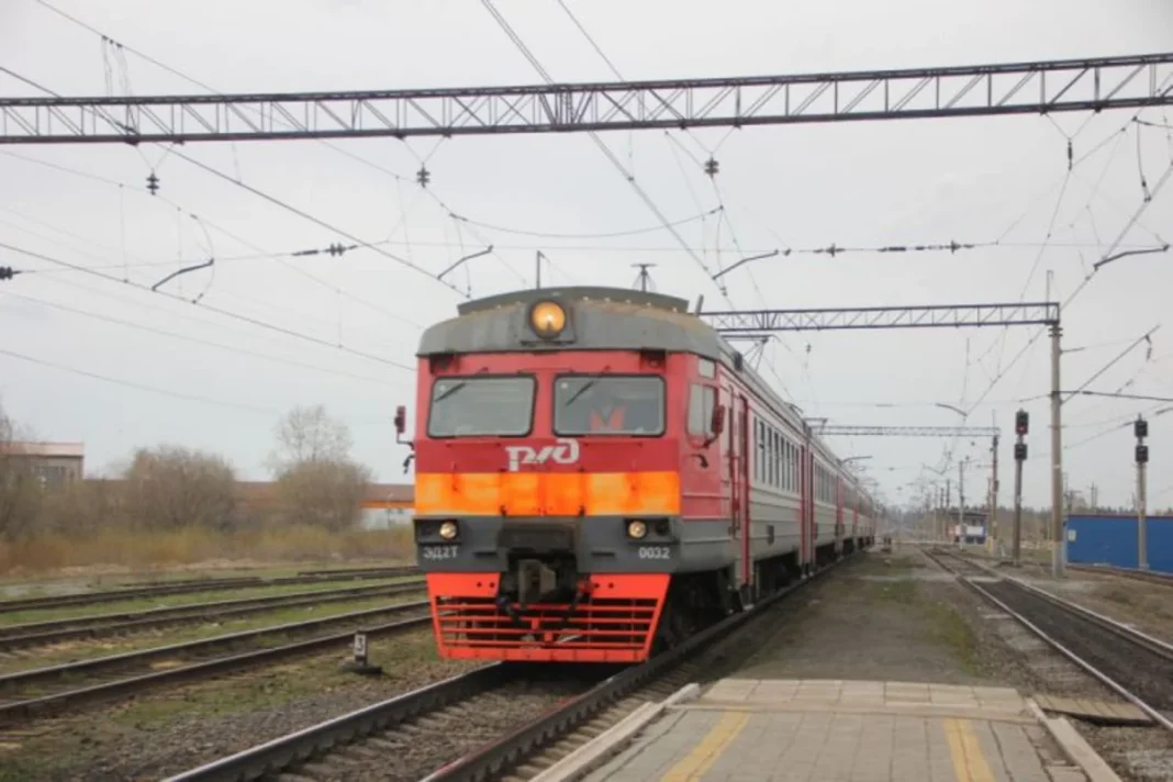 Rail freight carrying fruit and vegetable products