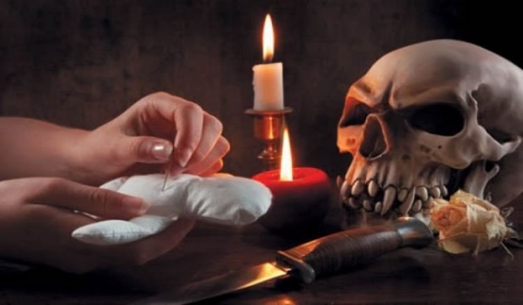 Items associated with a fortune-telling session