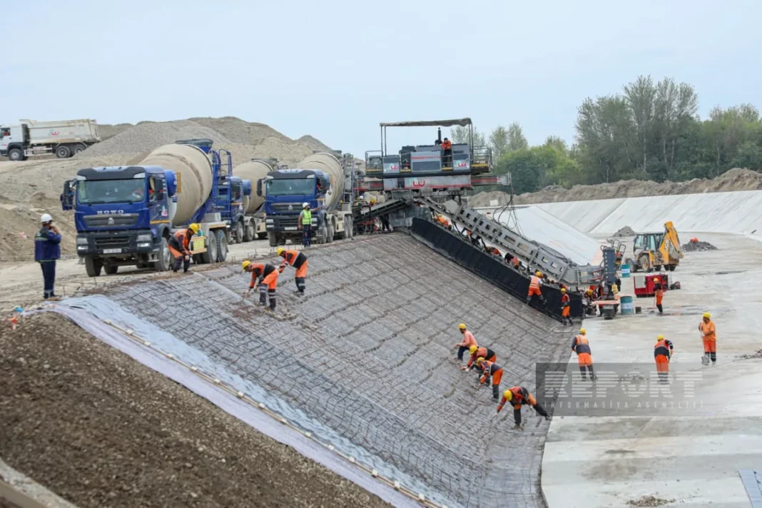 Reconstruction work on Azerbaijan’s Shirvan Irrigation Canal